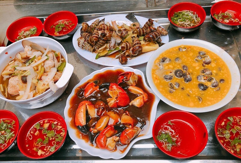 Các món ốc tại quán ốc Xuyên có hương vị đậm đà và rất thơm ngon Quán ốc Xuyên