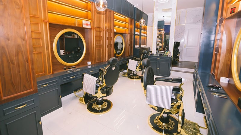 Augustus Barbershop - Tiệm tóc nam hoàng gia 