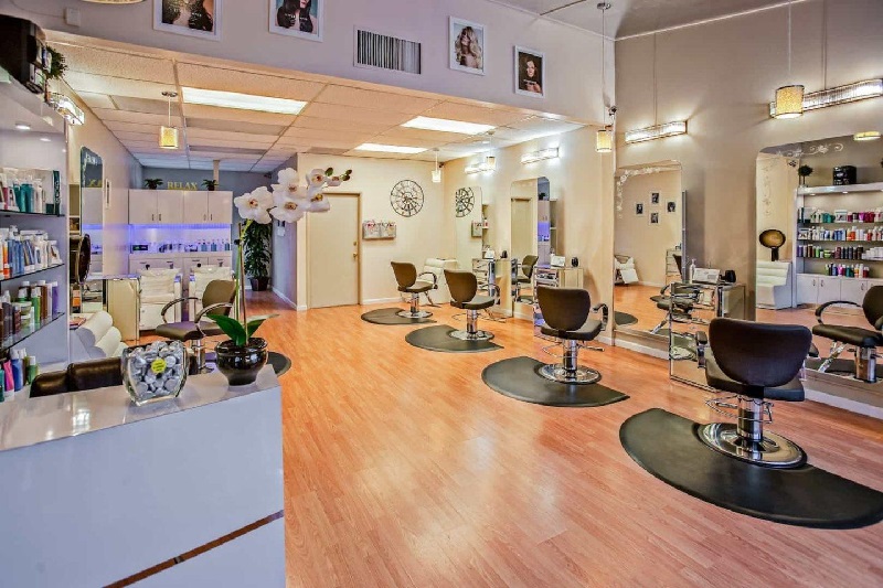 Top 10 tiệm tóc nữ ở TPHCM uy tín, thợ giàu kinh nghiệm 10 Không gian Hair Bar Viet Nam sang trọng, tạo sự thoải mái cho khách hàng khi đến làm tóc
