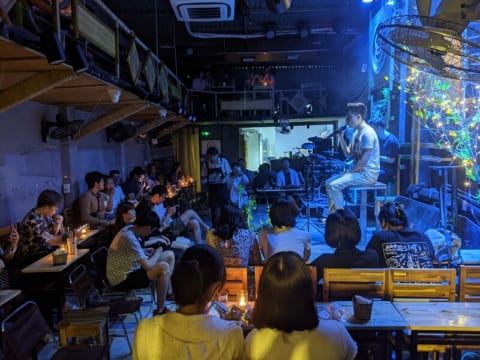 Top 8 quán cafe acoustic hay và thơ mộng nhất Sài Gòn 8 top 8 quán cafe acoustic hay và thơ mộng nhất sài gòn