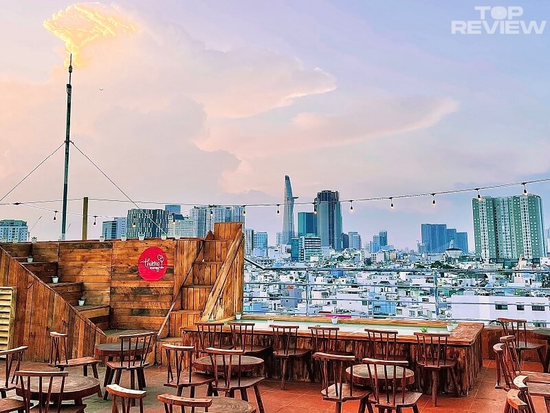 Quán cafe Thương Rooftop có không gian rộng Quán cafe Thương Rooftop có không gian chill